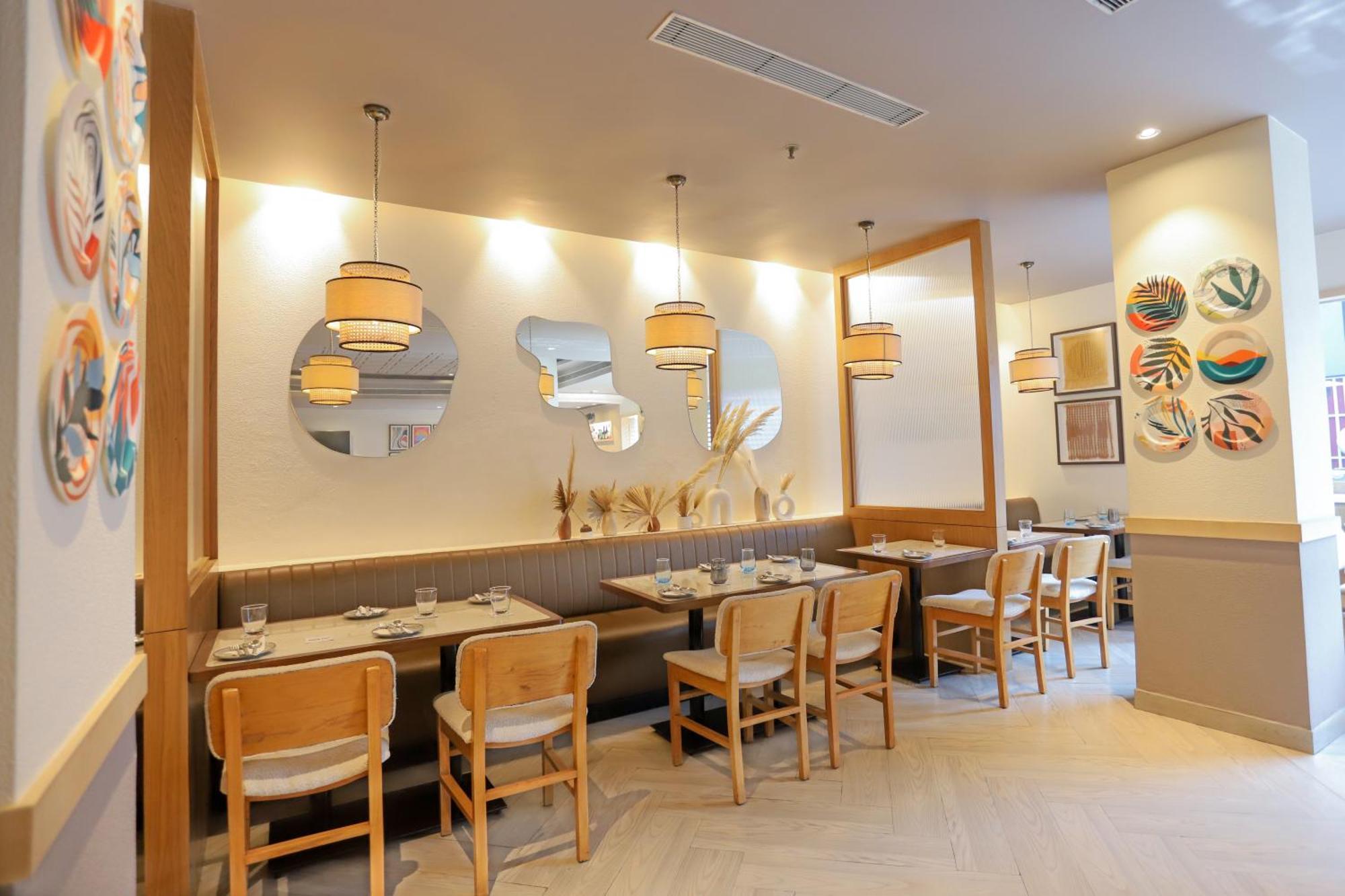 Park Inn By Radisson,South Delhi Neu-Delhi Exterior foto Interior of a restaurant in the United States