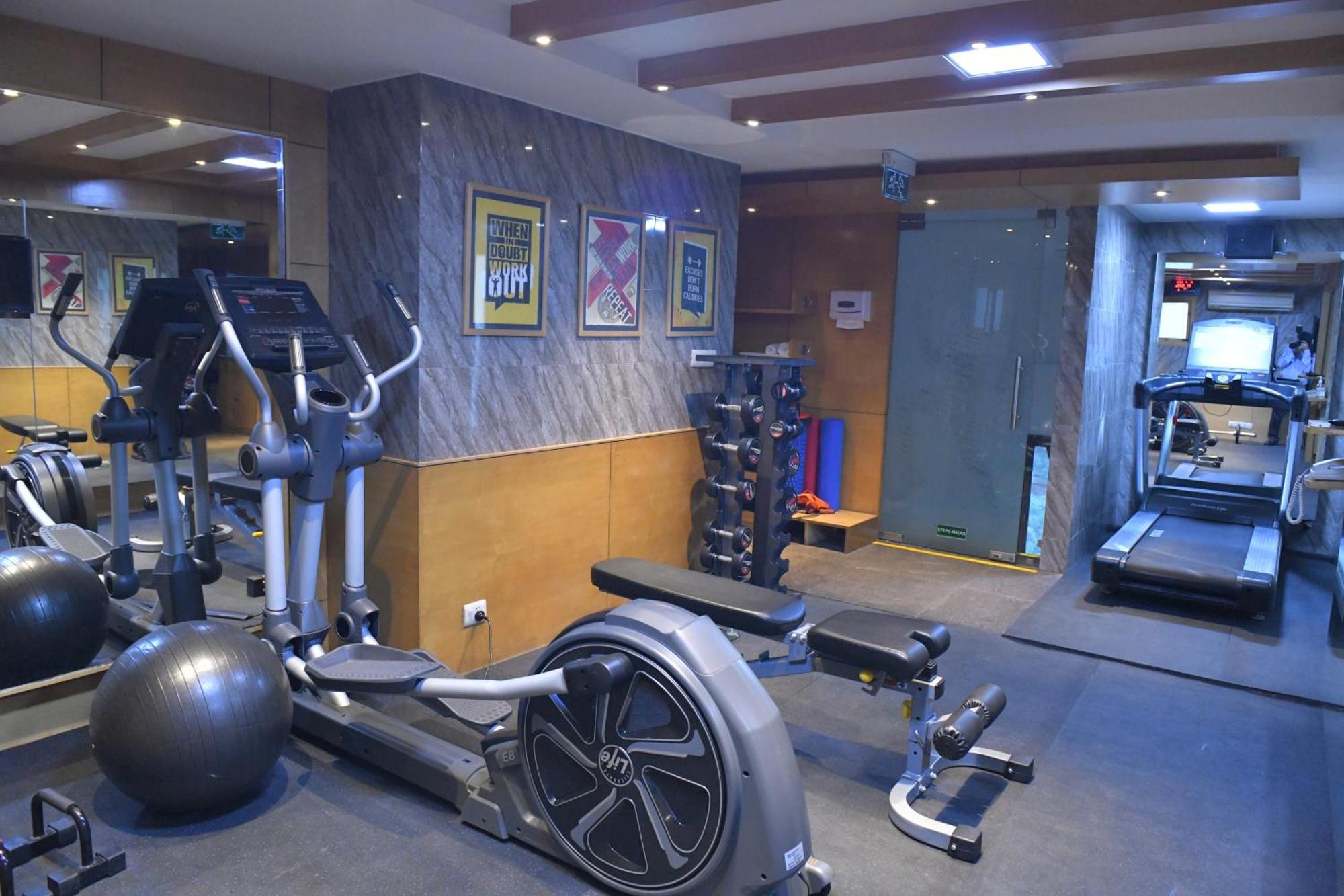 Park Inn By Radisson,South Delhi Neu-Delhi Exterior foto A gym in a hotel