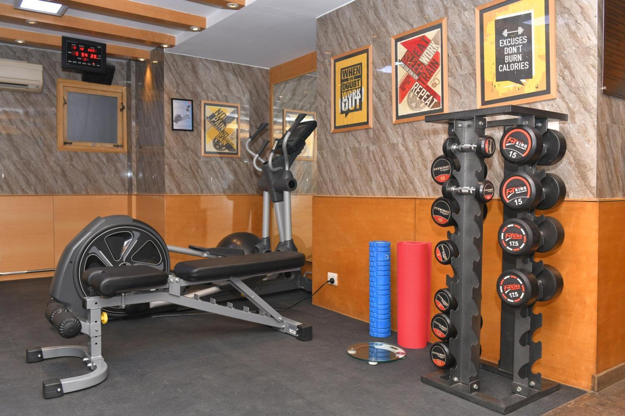 Park Inn By Radisson,South Delhi Neu-Delhi Exterior foto A typical home gym