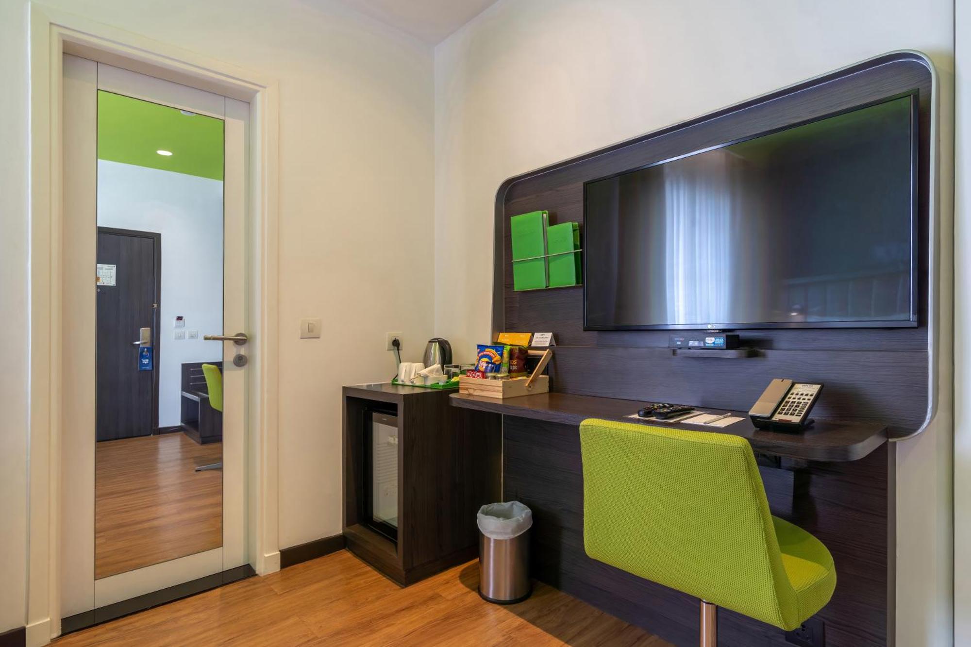 Park Inn By Radisson,South Delhi Neu-Delhi Exterior foto A typical room at the hotel