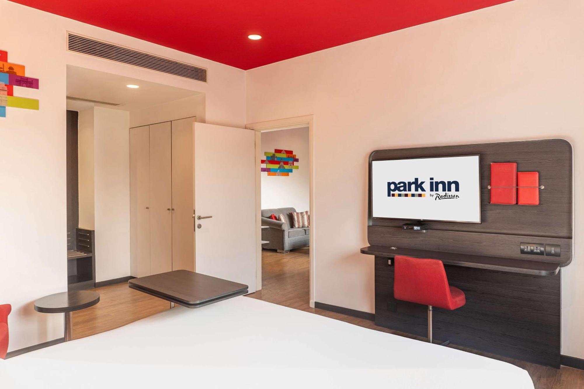 Park Inn By Radisson,South Delhi Neu-Delhi Exterior foto Park Inn Munich Airport