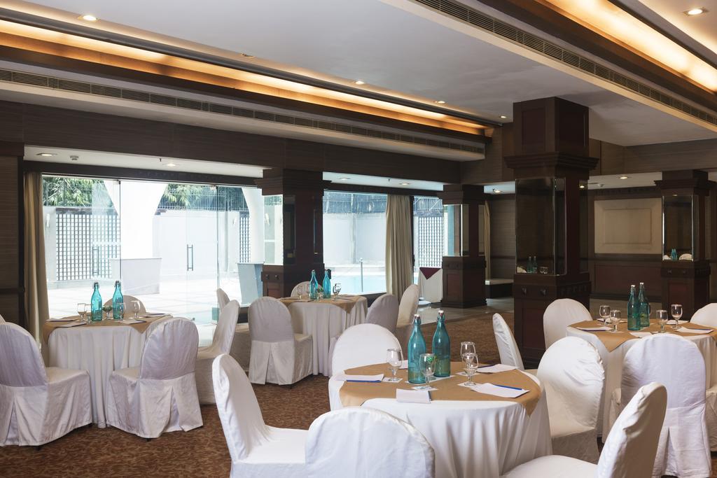 Park Inn By Radisson,South Delhi Neu-Delhi Exterior foto The Royal